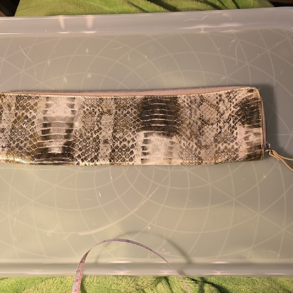 Gold & Cream Snakeskin Storage for Hair Styling Tool
